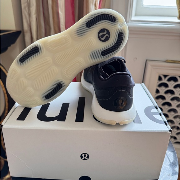 Lululemon Athletica Black Athletic Shoes Sleek Design - Picture 9 of 13